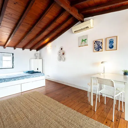 Charming Meio A Lapa Iii Amazing Terrace View 아파트 리스본