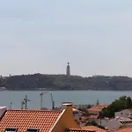 Charming Meio A Lapa Iii Amazing Terrace View Lizbona