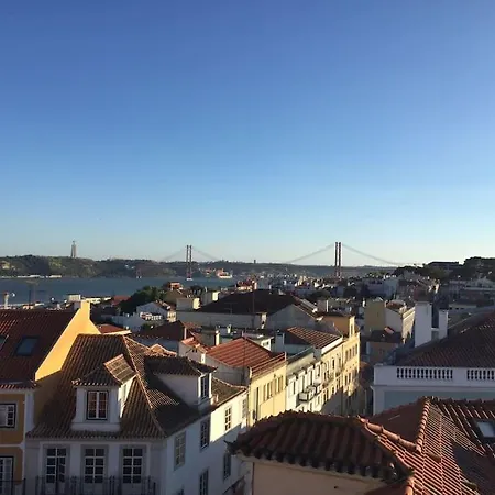 Charming Meio A Lapa Iii Amazing Terrace View Апартаменты Лиссабон