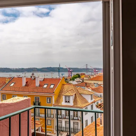 Charming Meio A Lapa Iii Amazing Terrace View Апартаменты *