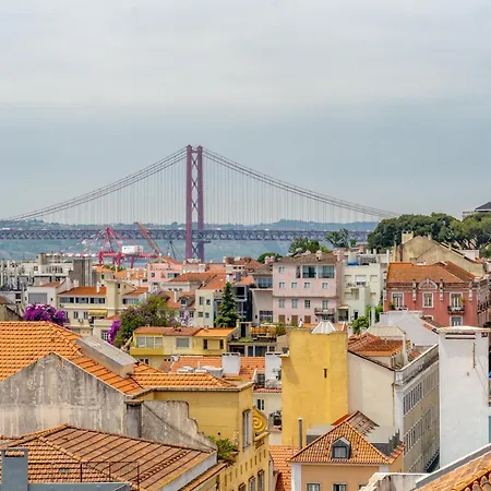 Charming Meio A Lapa Iii Amazing Terrace View Lisbon
