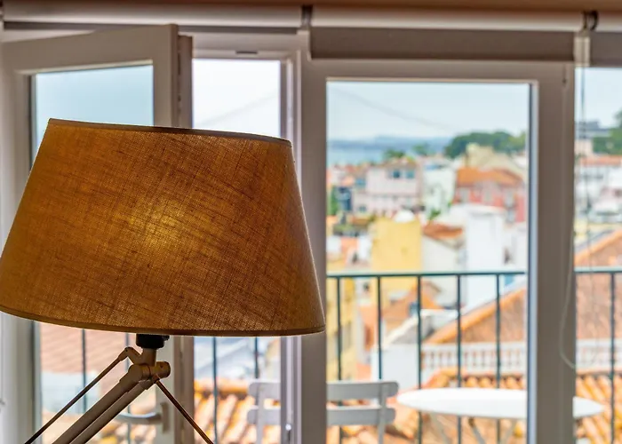 Charming Meio A Lapa Iii Amazing Terrace View Lisboa