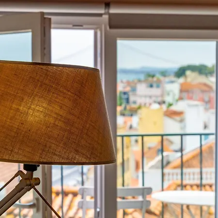 Charming Meio A Lapa Iii Amazing Terrace View Lisboa